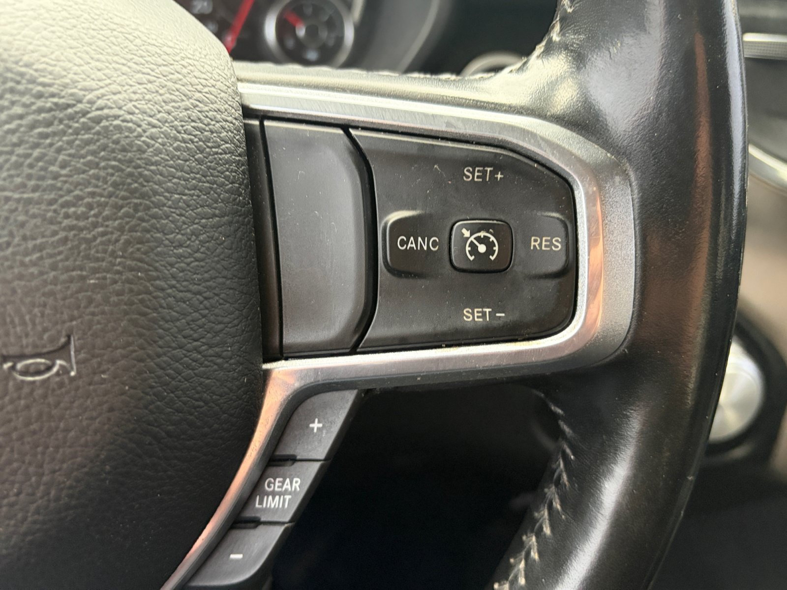 Used 2021 RAM 1500 Laramie AWD/4WD image 19