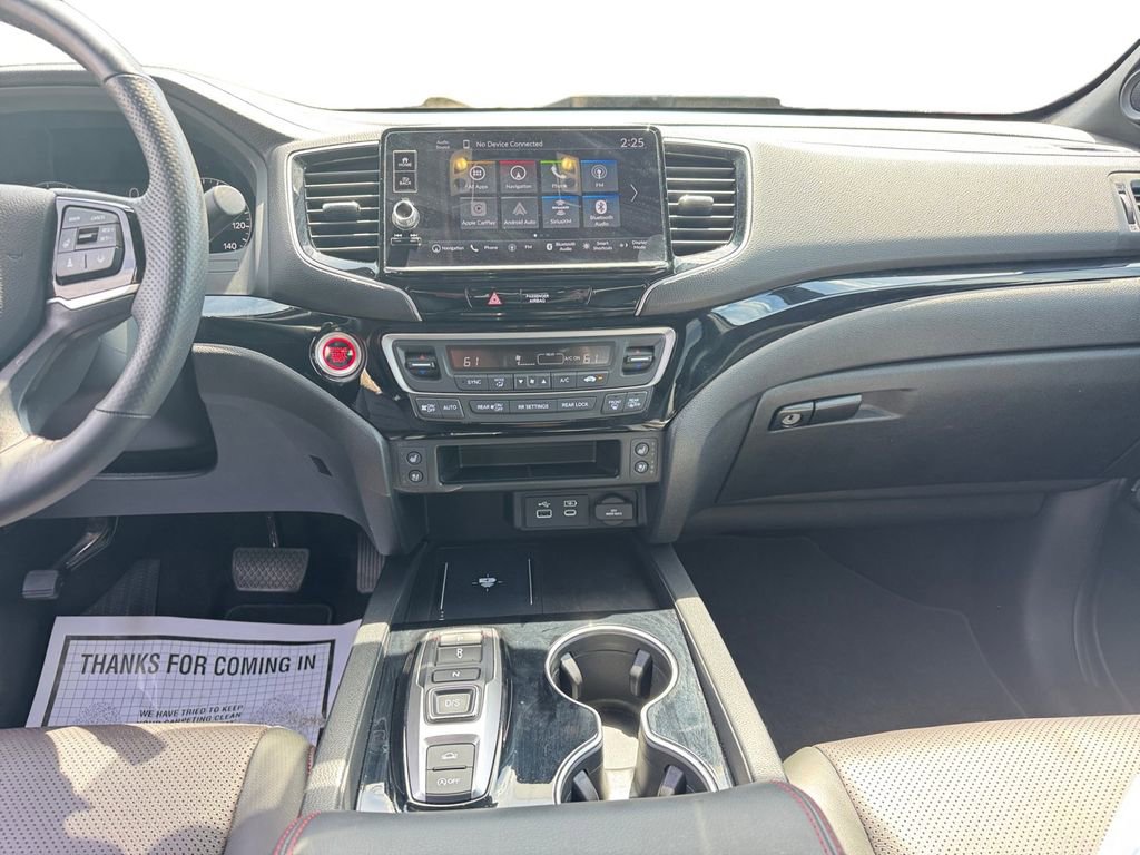 Used 2025 Honda Ridgeline Black Edition image 11
