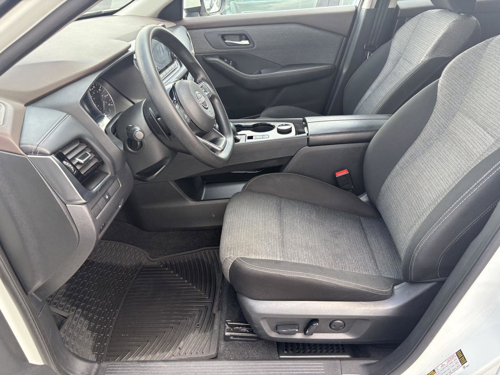 Used 2022 Nissan Rogue SV AWD/4WD image 4