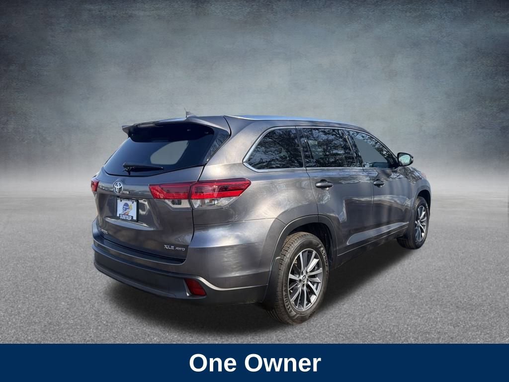 Used 2017 Toyota Highlander XLE image 5