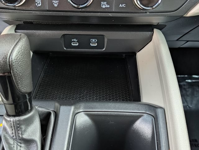 Used 2025 Honda Accord SE image 18