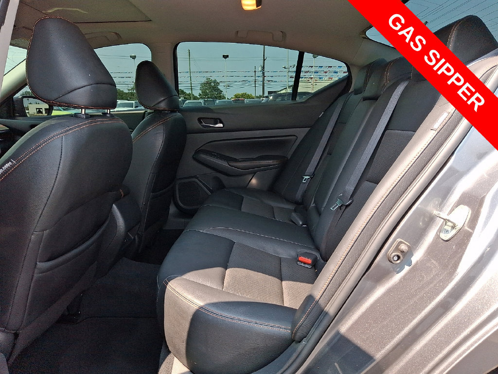 Used 2021 Nissan Altima 2.5 SR w/ SR Premium Package FWD image 10