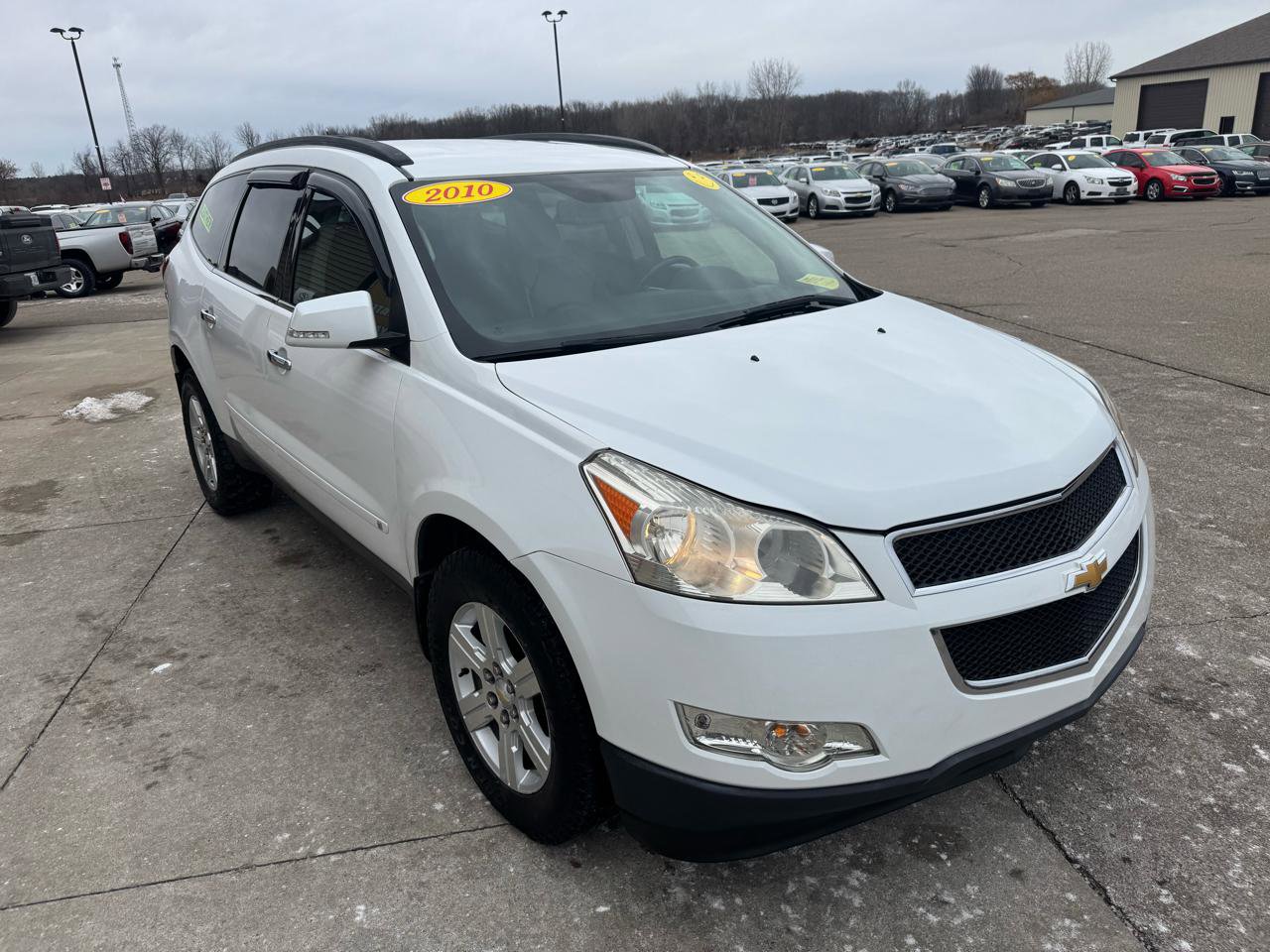 Used 2010 Chevrolet Traverse LT w/ Personal Connectivity Package FWD image 3
