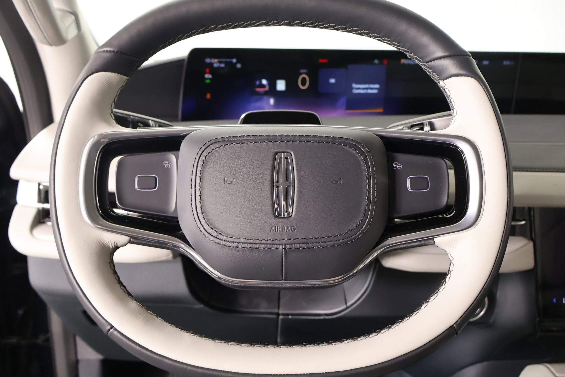 New 2026 Lincoln Navigator Premiere AWD/4WD image 3