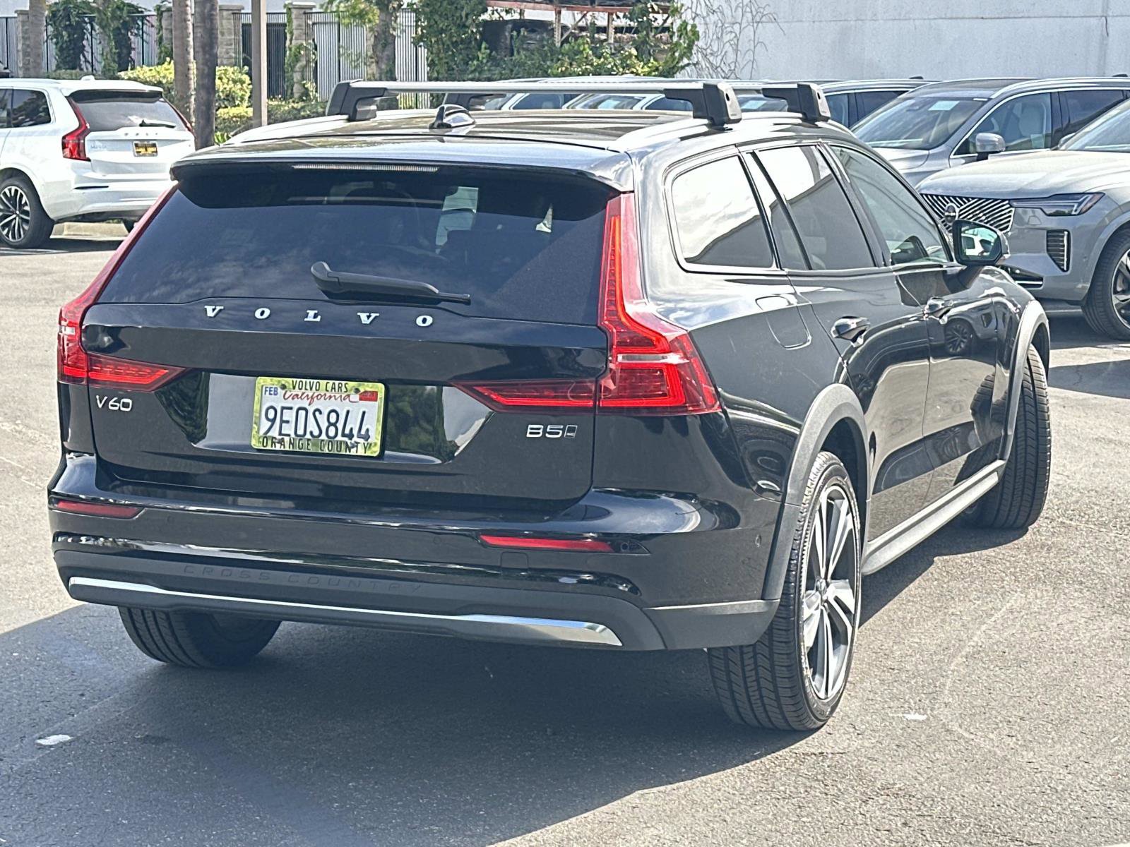 Certified 2023 Volvo V60 B5 Cross Country Plus w/ Climate Package image 4