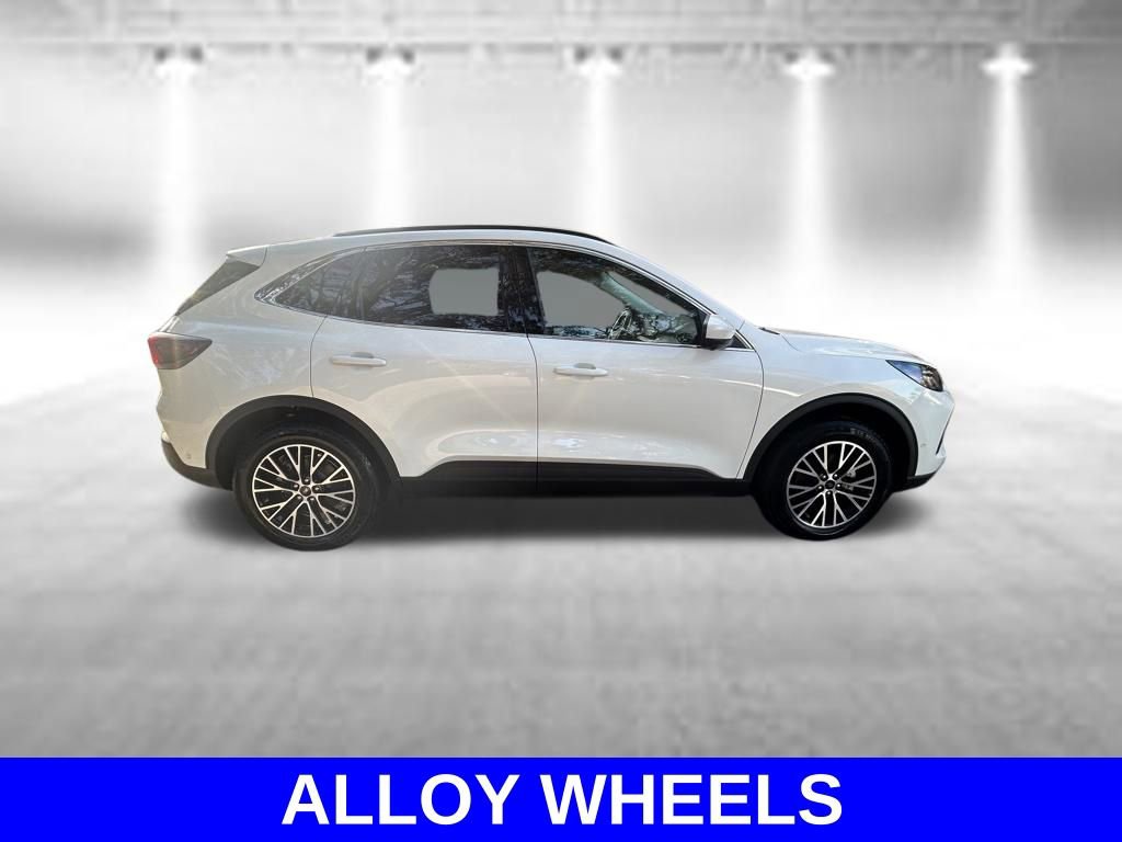 Certified 2024 Ford Escape SE w/ PHEV Premium Package FWD video 3