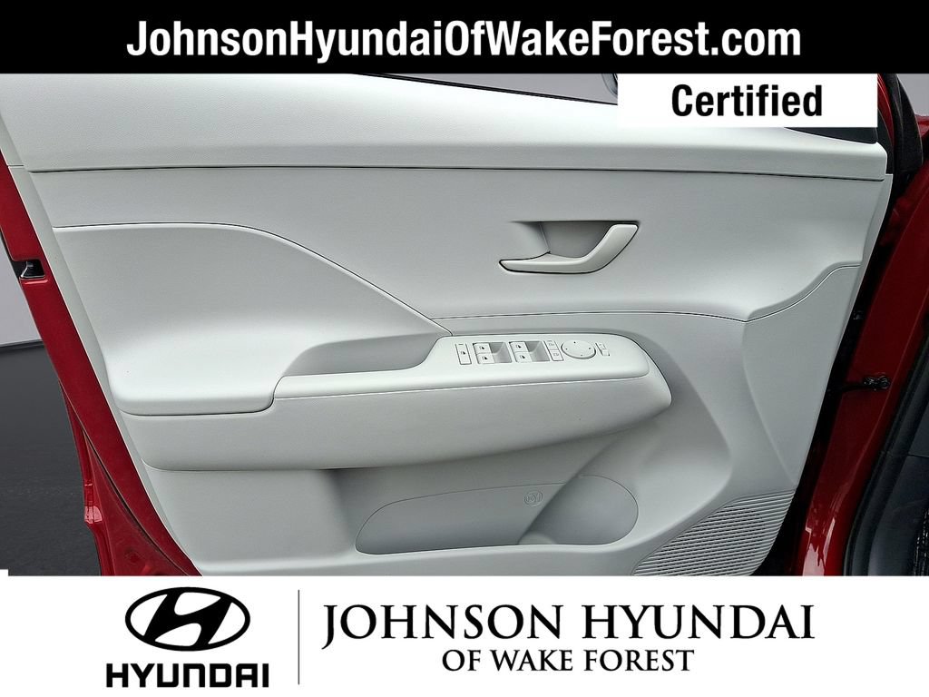 Certified 2025 Hyundai Kona SEL FWD image 10