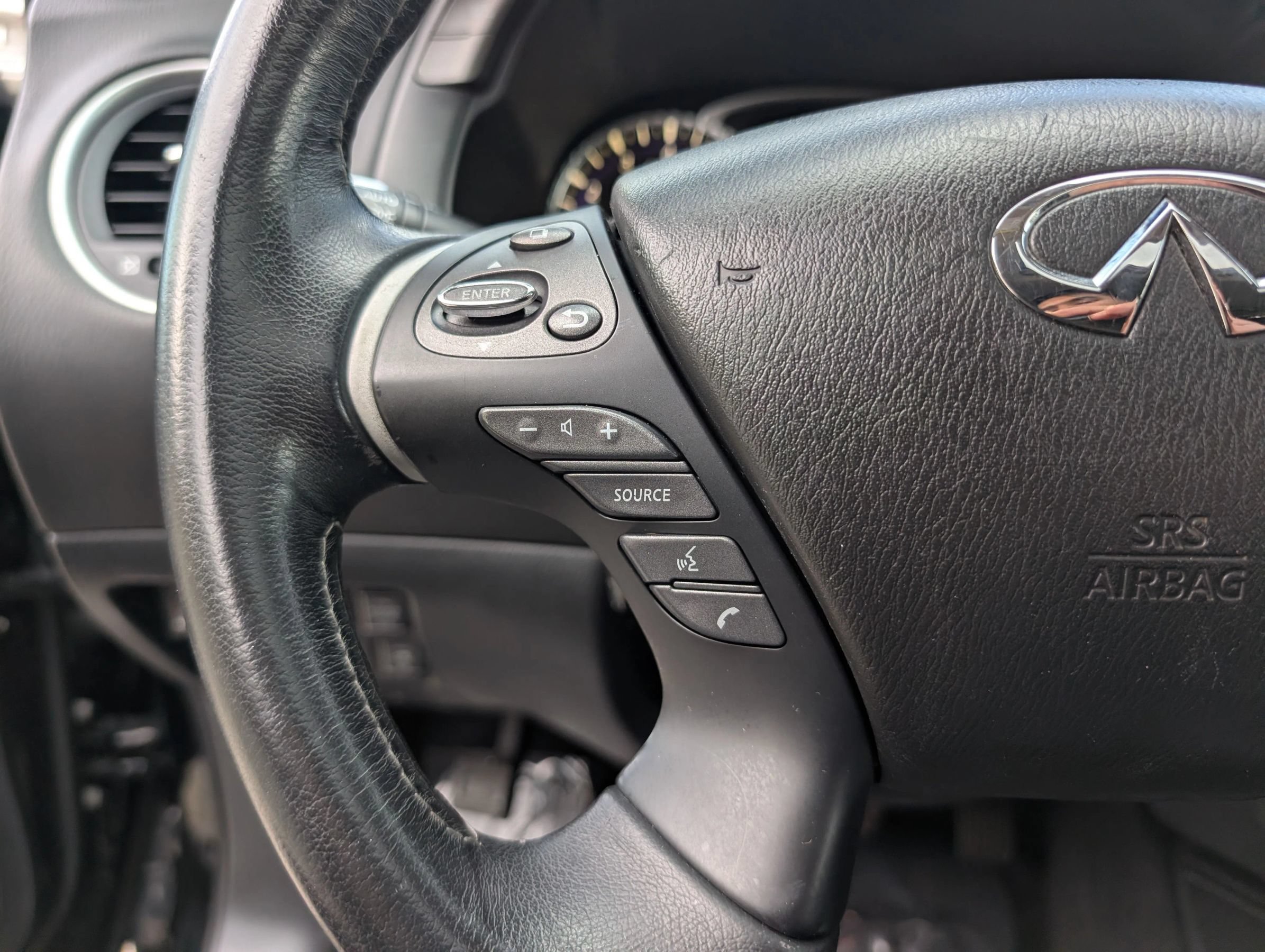 Used 2017 INFINITI QX60 FWD w/ Deluxe Technology Package image 24