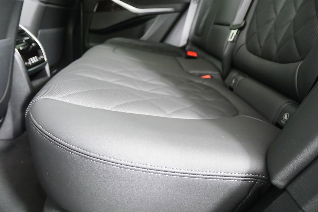 Used 2026 BMW X5 xDrive40i w/ M Sport Package image 29