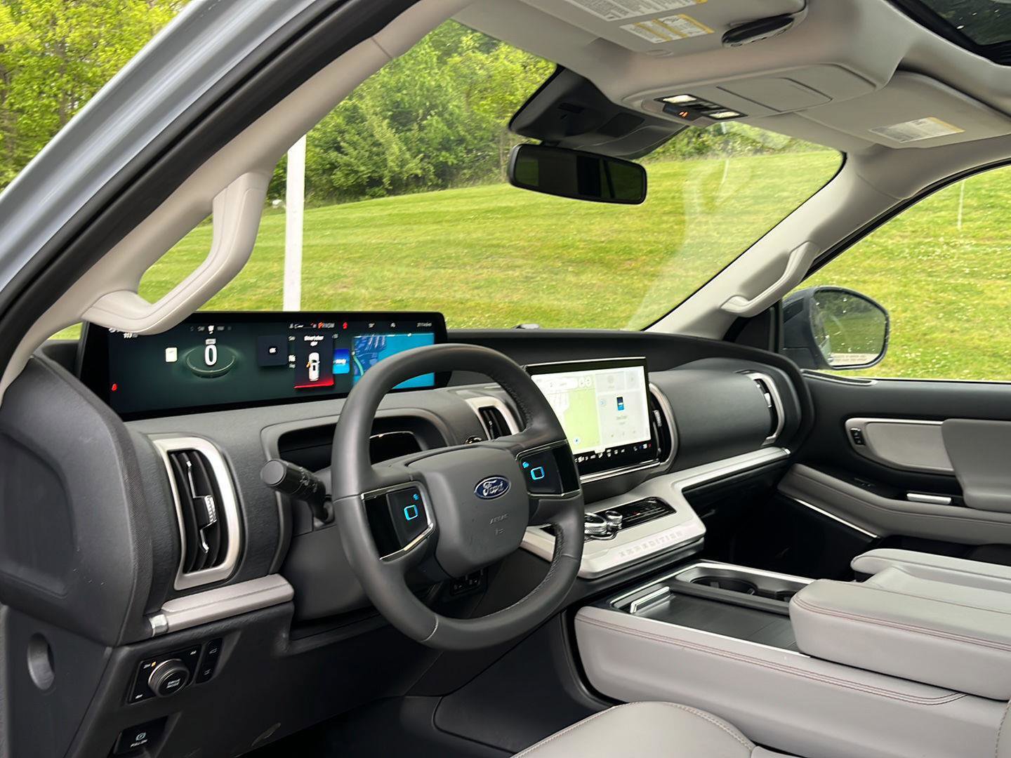 Used 2025 Ford Expedition Active AWD/4WD image 13