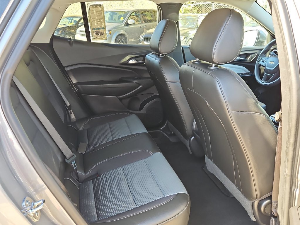 Used 2026 Chevrolet Trax LT FWD image 30