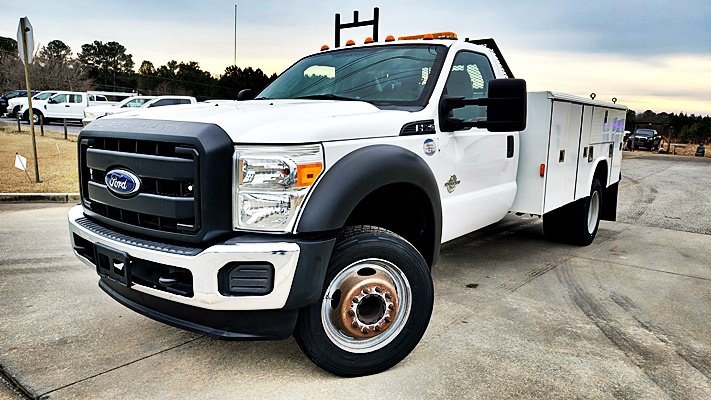 Used 2016 Ford F550 2WD Regular Cab Super Duty image 1