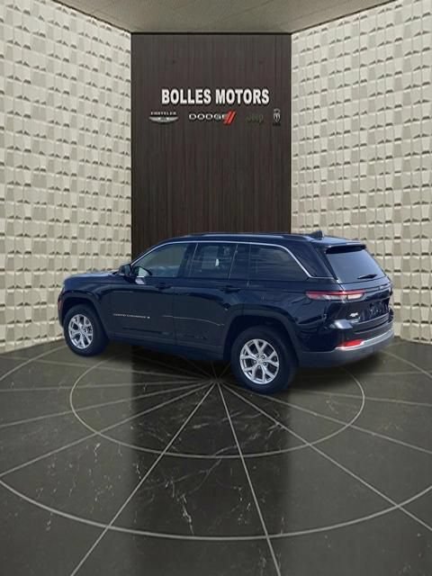 Certified 2023 Jeep Grand Cherokee Limited AWD/4WD image 9