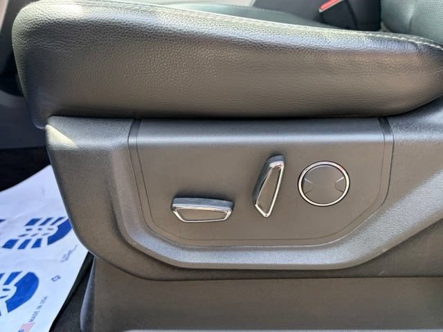 Used 2017 Ford F250 Lariat w/ Lariat Ultimate Package AWD/4WD image 16