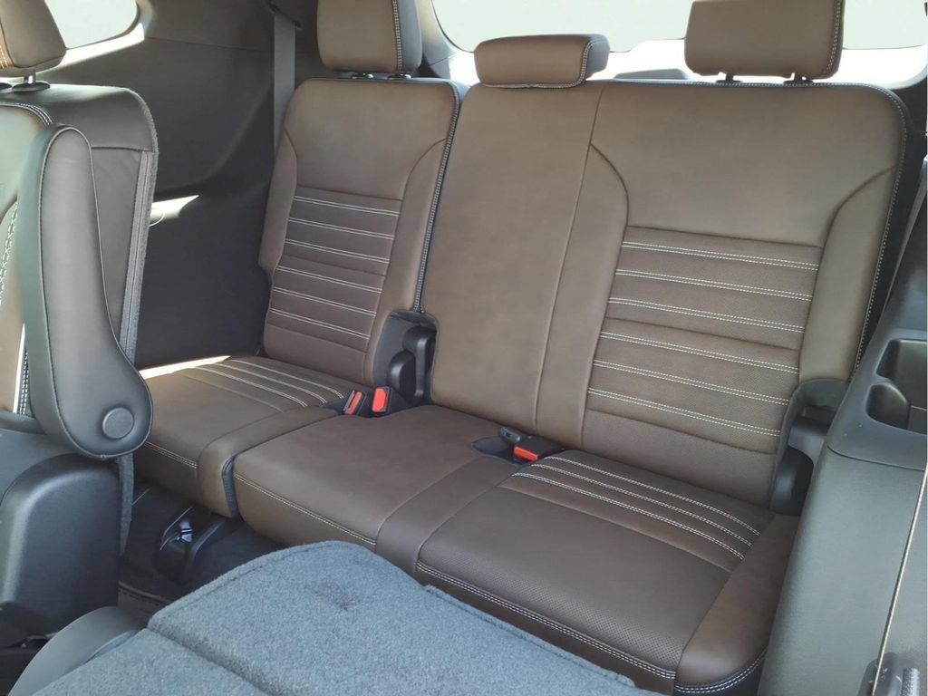 New 2026 GMC Acadia Denali Ultimate w/ LPO, Floor Liner Package FWD image 22