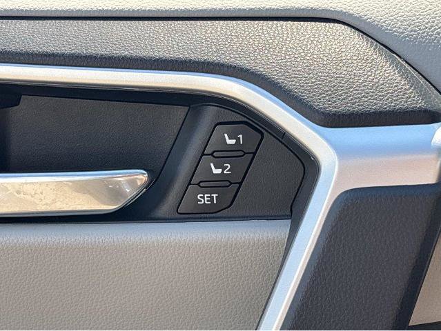 Used 2022 Toyota RAV4 XLE Premium AWD/4WD image 31