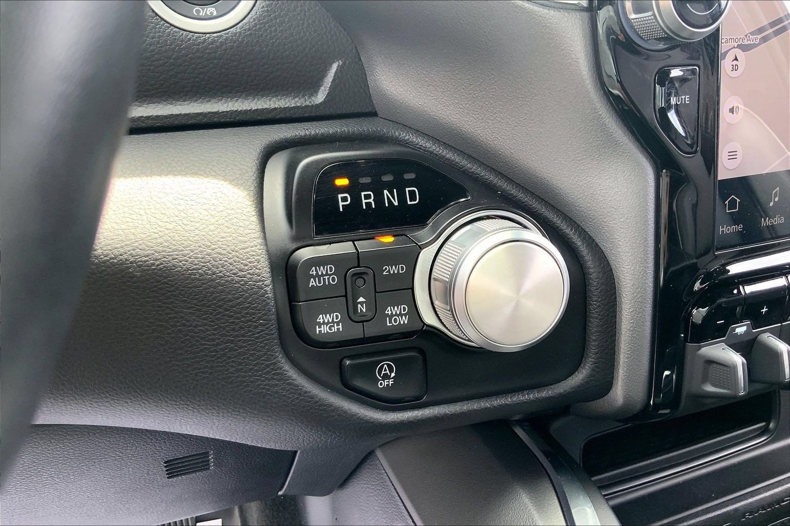 Used 2024 RAM 1500 Laramie AWD/4WD image 11