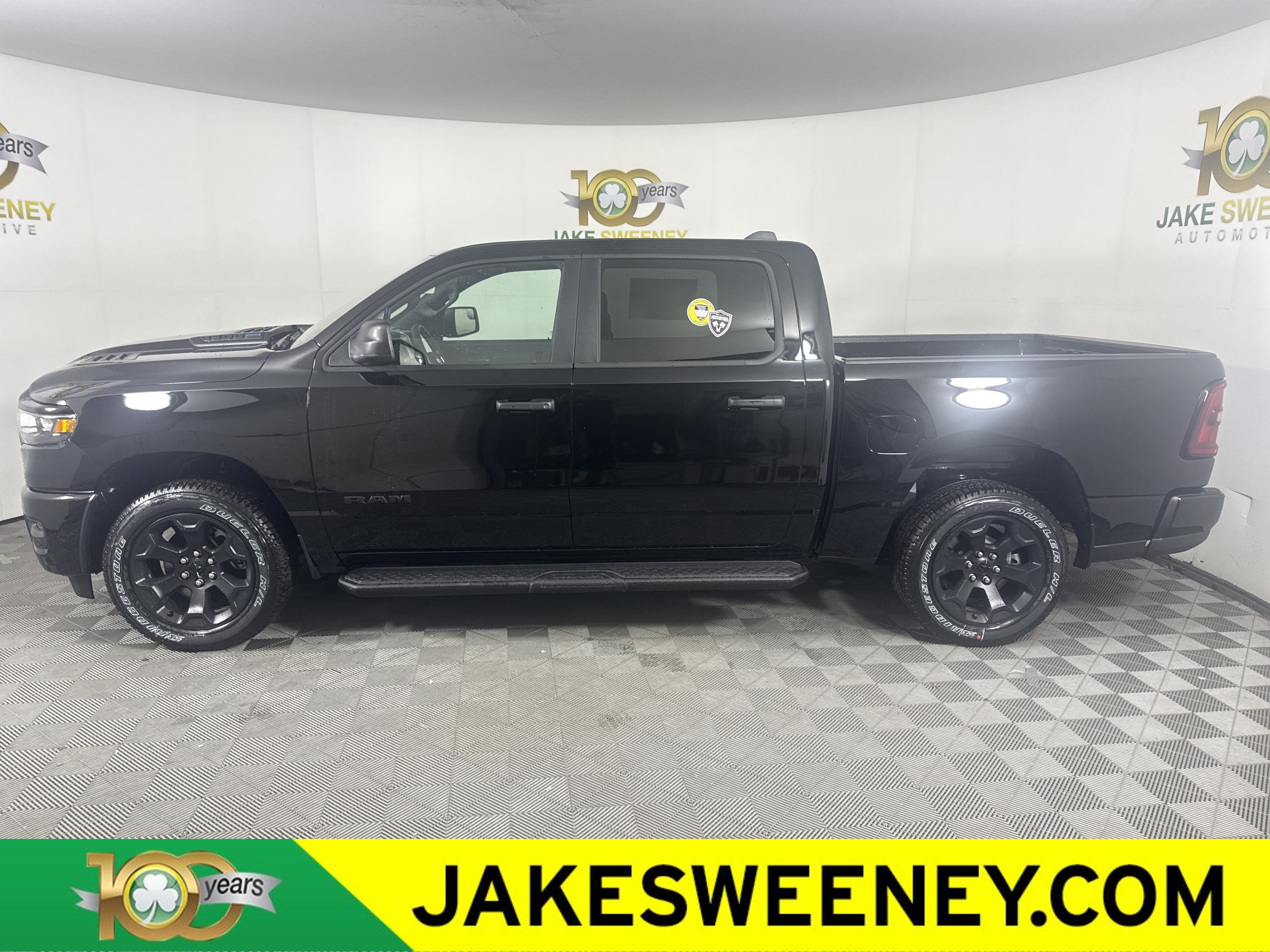 New 2026 RAM 1500 Express AWD/4WD image 5