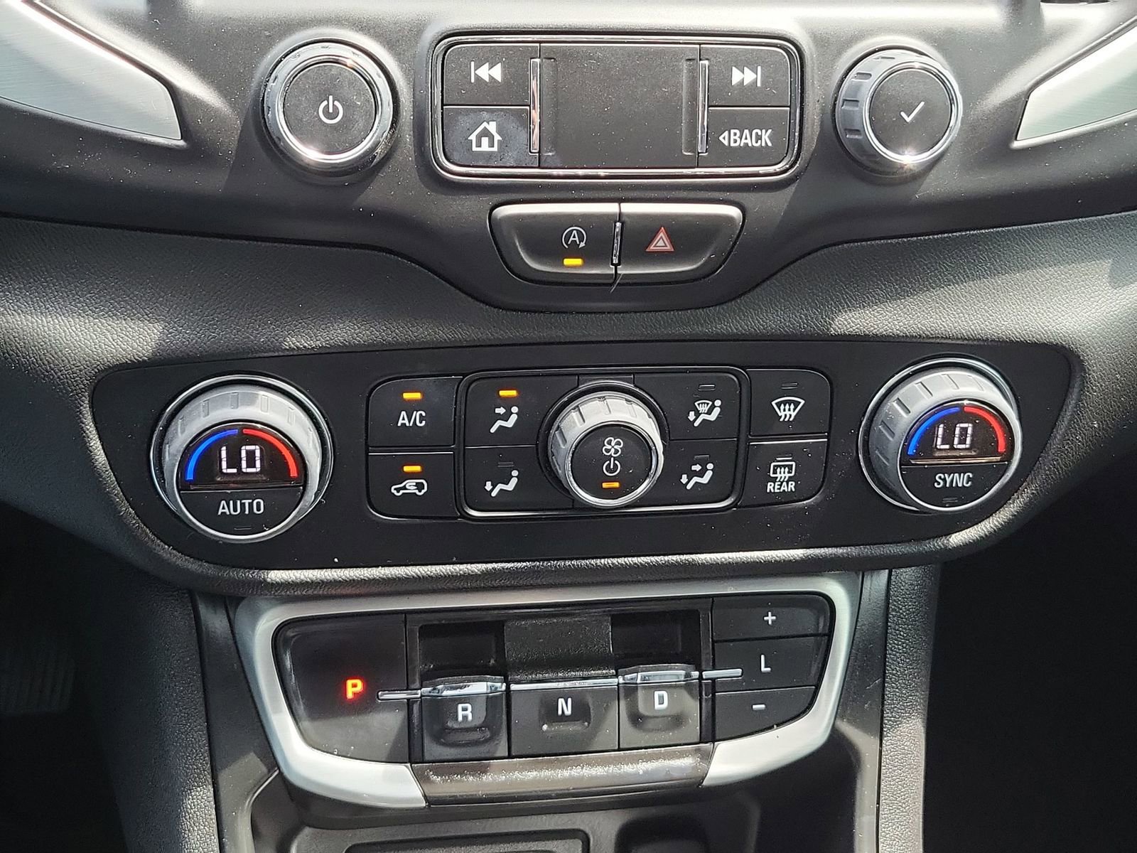 Certified 2023 GMC Terrain SLT image 15