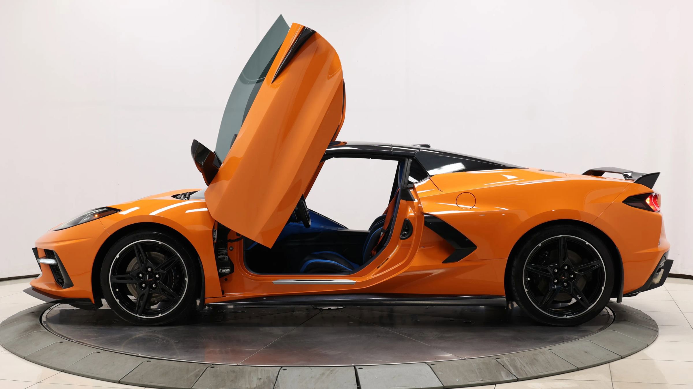 Used 2022 Chevrolet Corvette Stingray Premium Conv w/ Z51 Performance Package image 11