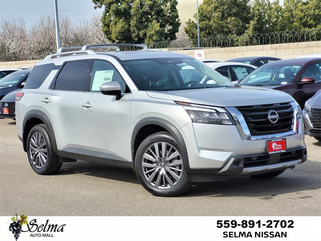 New 2025 Nissan Pathfinder SL w/ SL Premium Package