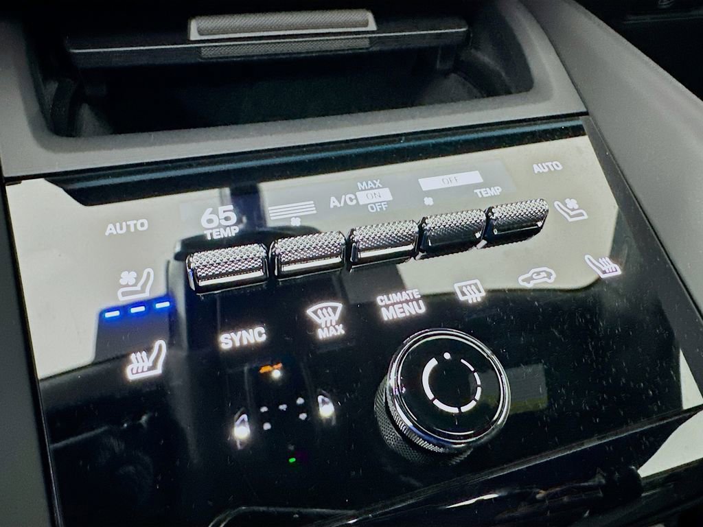 Certified 2025 Porsche Macan Electric image 23