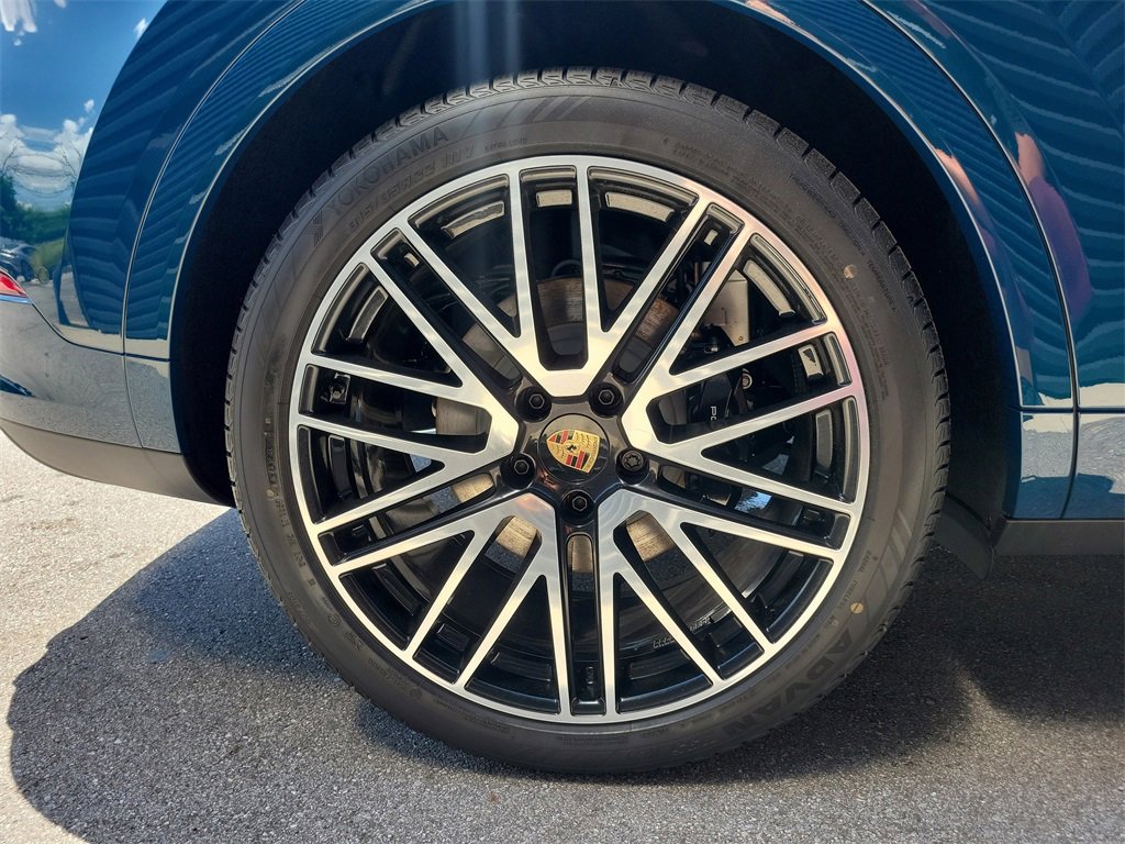 New 2025 Porsche Cayenne E-Hybrid image 13