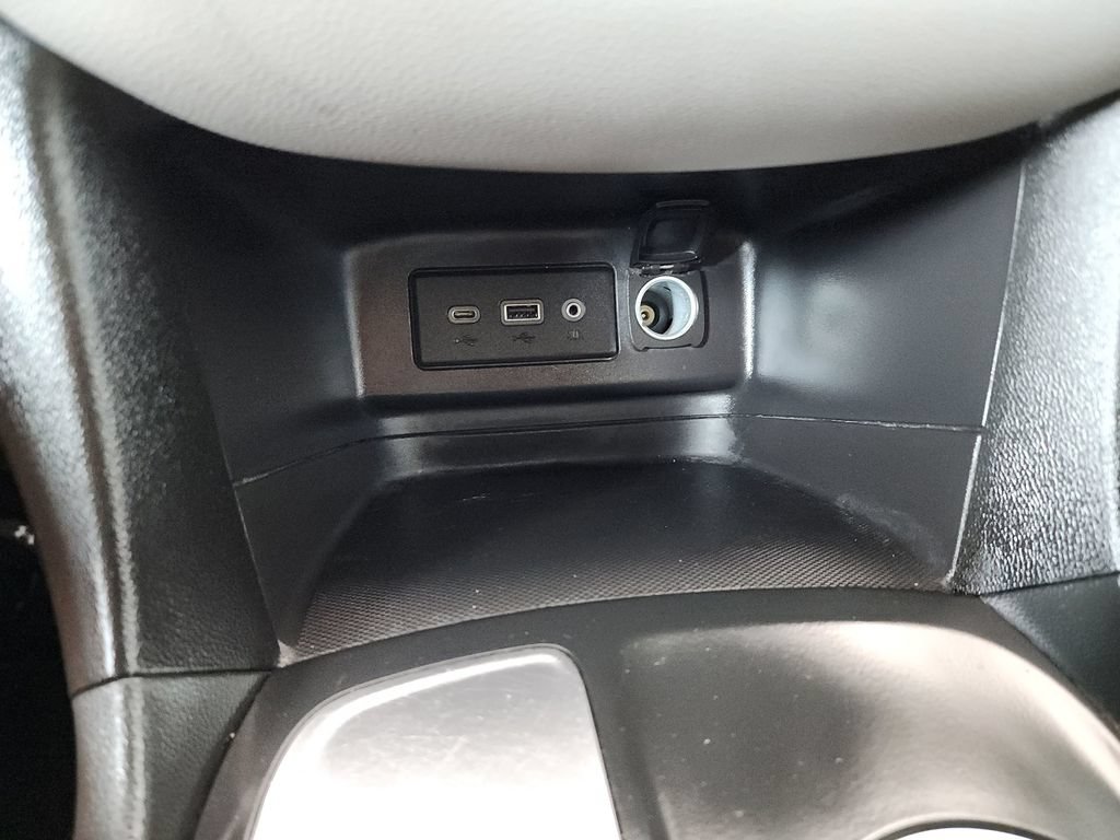 Used 2021 Chevrolet Equinox LS FWD image 31