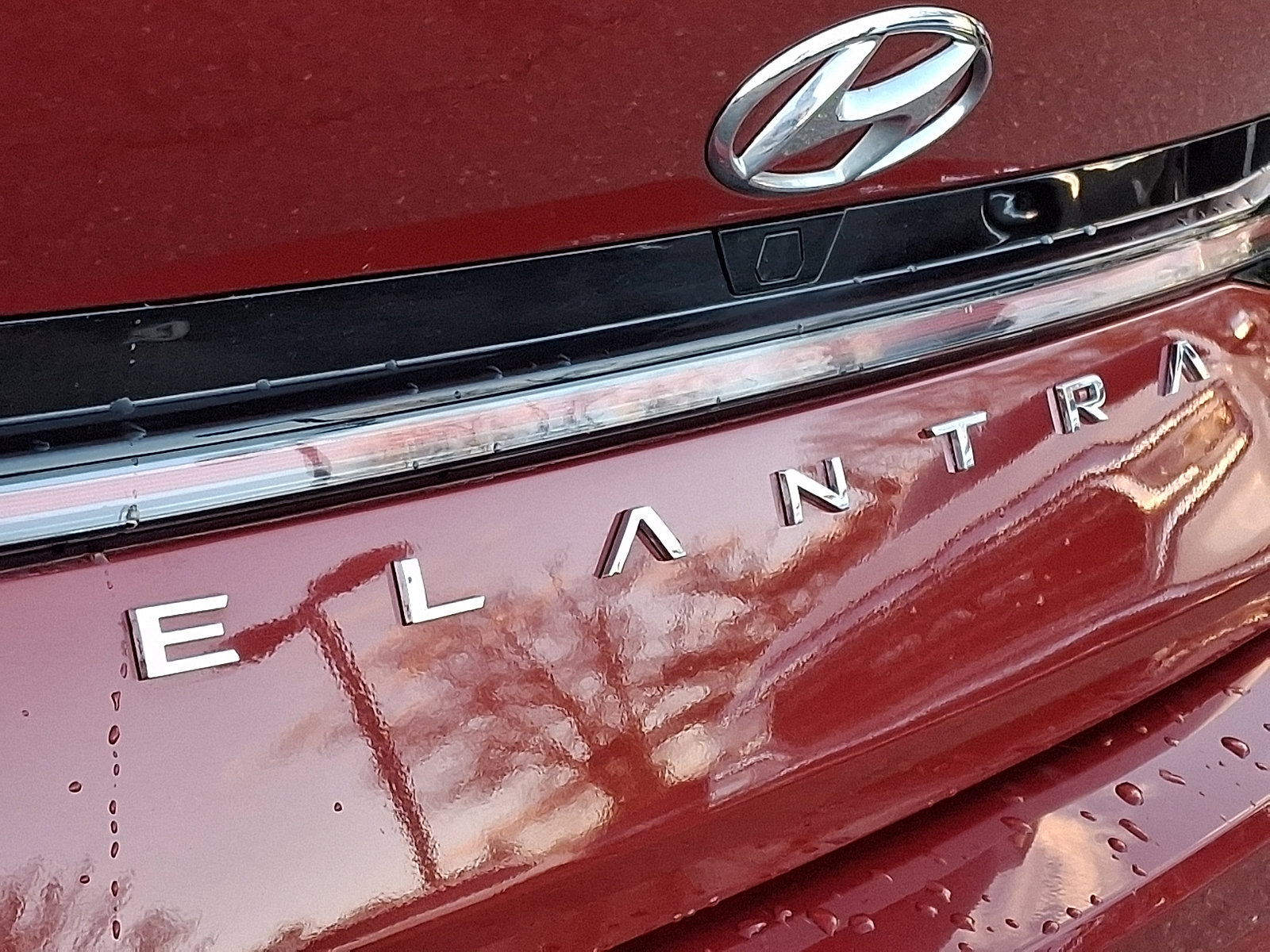 Used 2022 Hyundai Elantra Limited w/ Cargo Package image 30