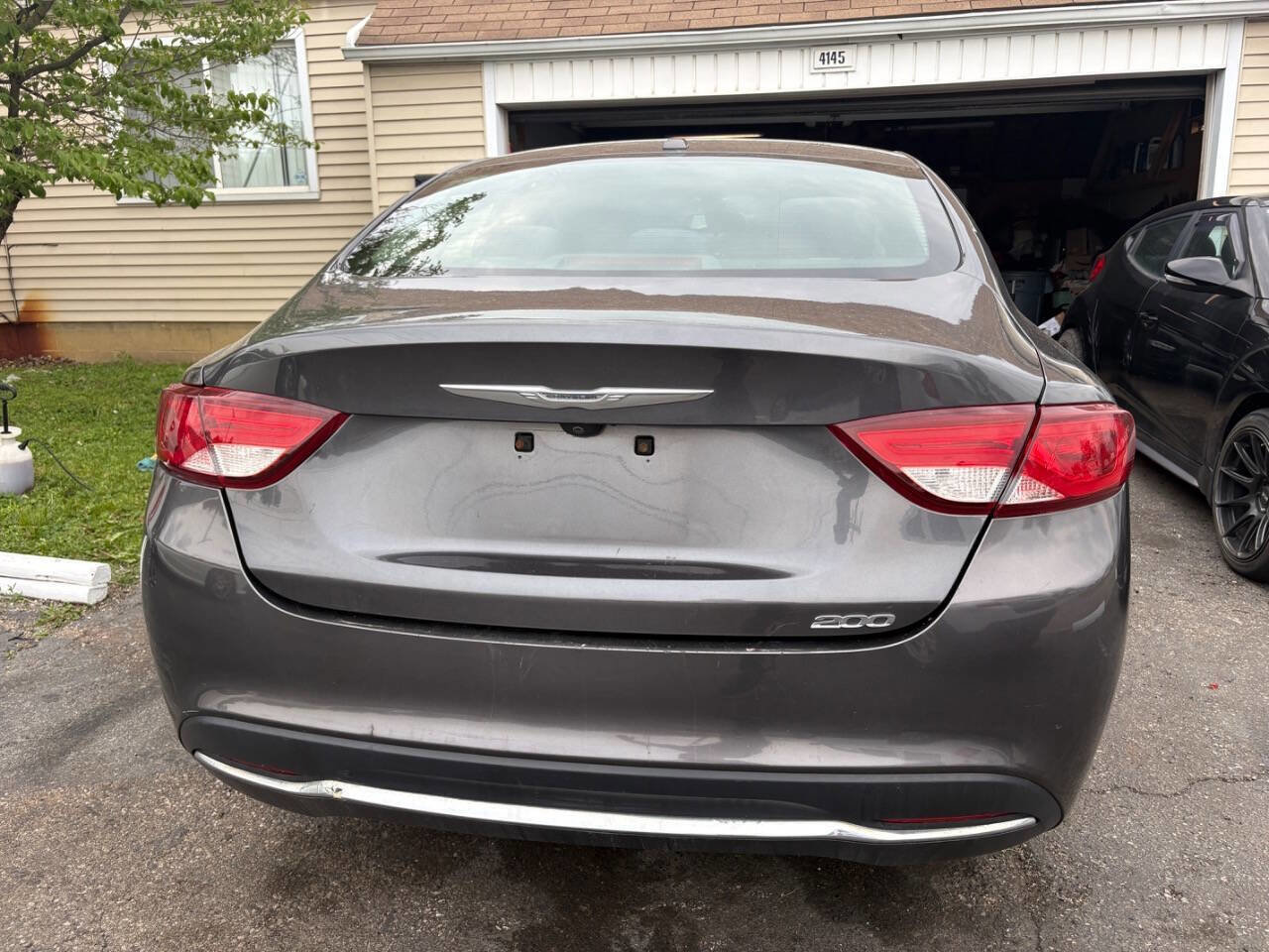 Used 2015 Chrysler 200 Limited w/ Convenience Group FWD image 5