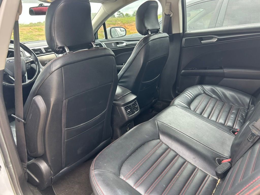 Used 2014 Ford Fusion SE FWD image 9