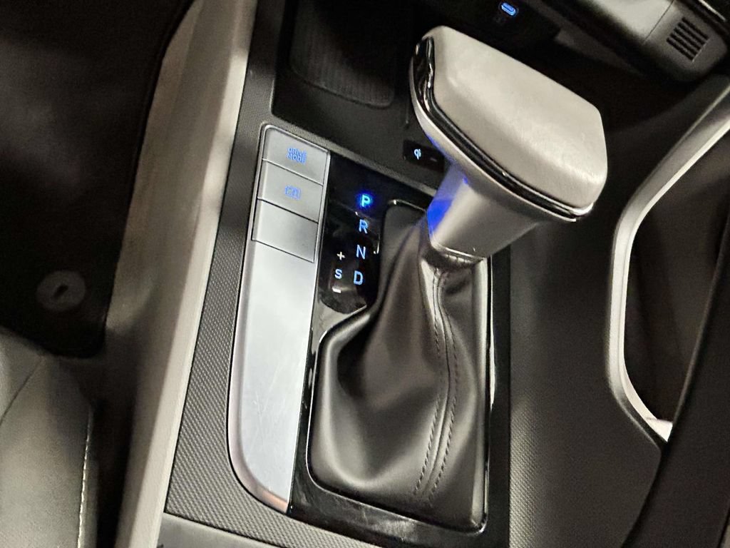 Certified 2025 Hyundai Elantra Sport FWD image 17