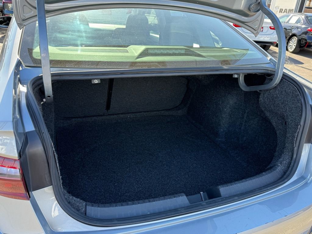 Used 2024 Volkswagen Jetta SE image 18