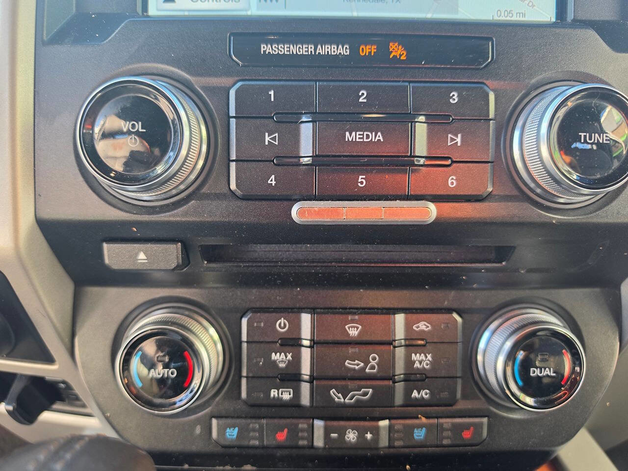 Used 2017 Ford F150 King Ranch w/ Equipment Group 601A Luxury AWD/4WD image 35