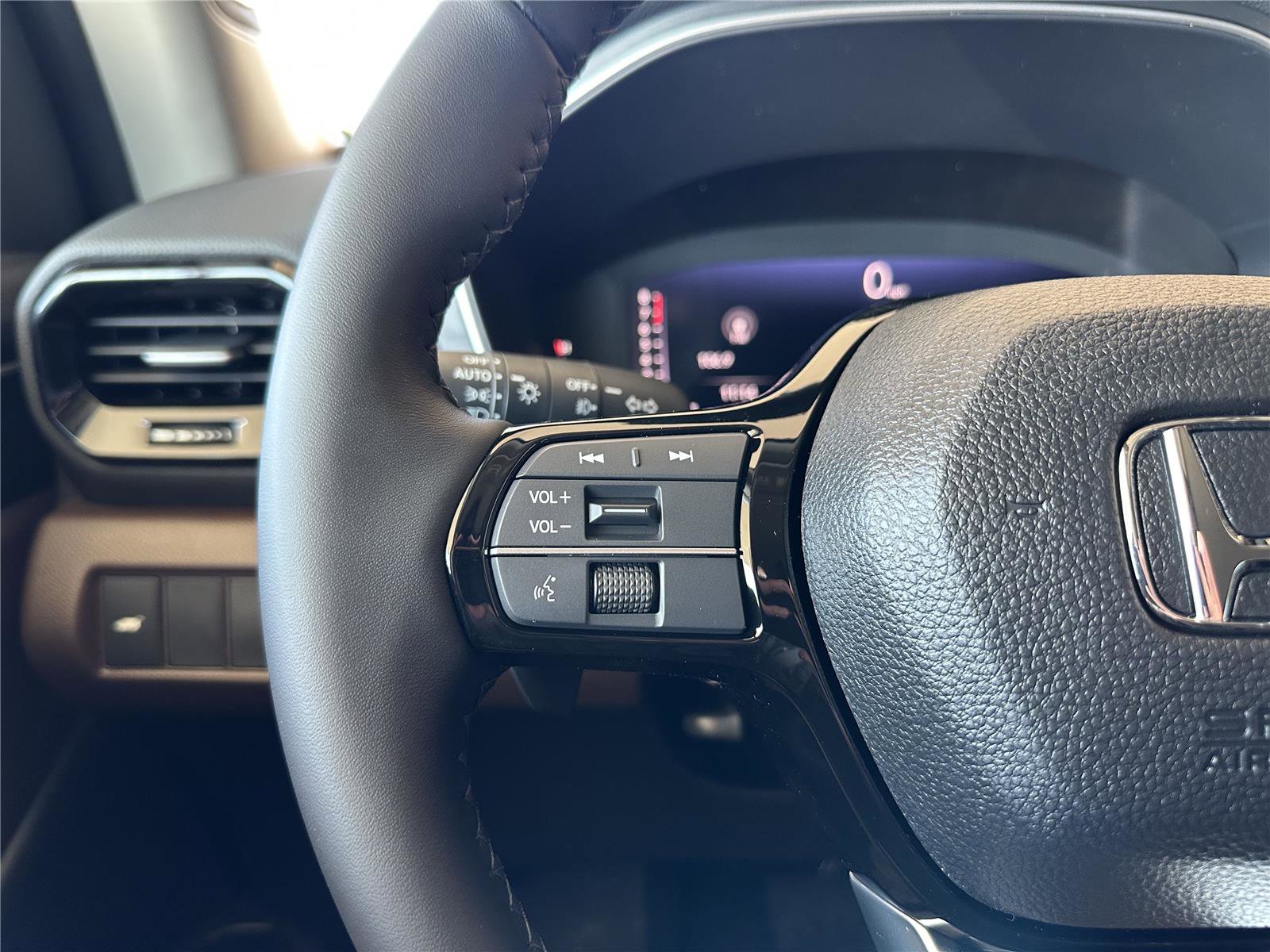 New 2026 Honda Pilot Touring image 14