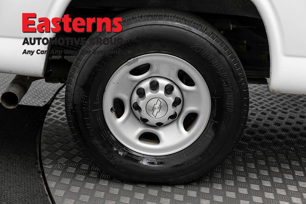 Used 2019 Chevrolet Express 2500 Extended RWD image 26