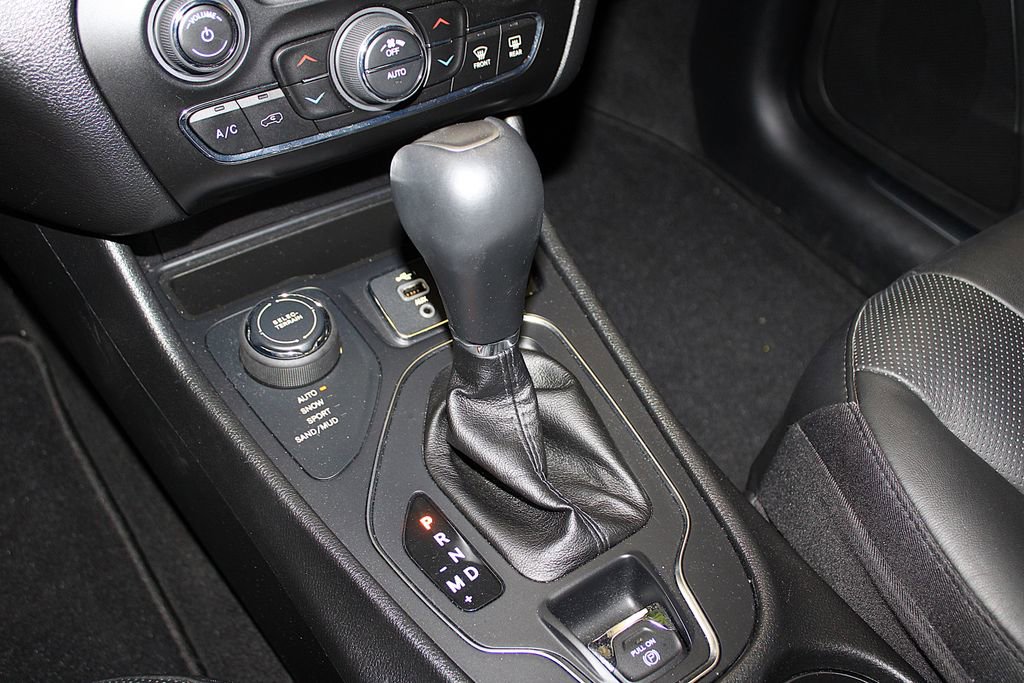 Certified 2020 Jeep Cherokee High Altitude AWD/4WD image 24