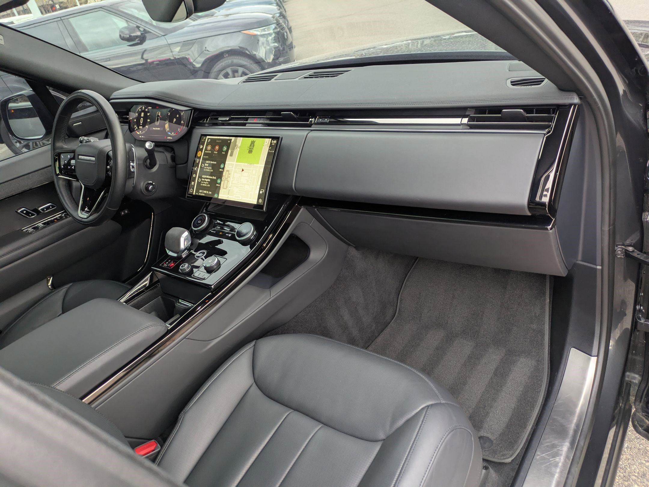 Used 2023 Land Rover Range Rover Sport SE Dynamic image 33