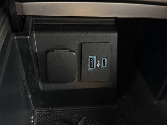 Used 2020 Ford Explorer XLT w/ Equipment Group 202A RWD image 20