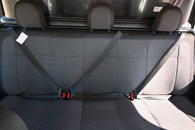 New 2026 RAM ProMaster 2500 w/ Crew Van Package FWD image 16
