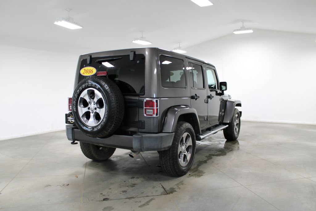 Used 2016 Jeep Wrangler Unlimited Sahara w/ Dual Top Group image 9