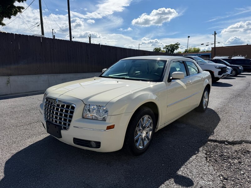 Used 2009 Chrysler 300 Touring RWD image 6