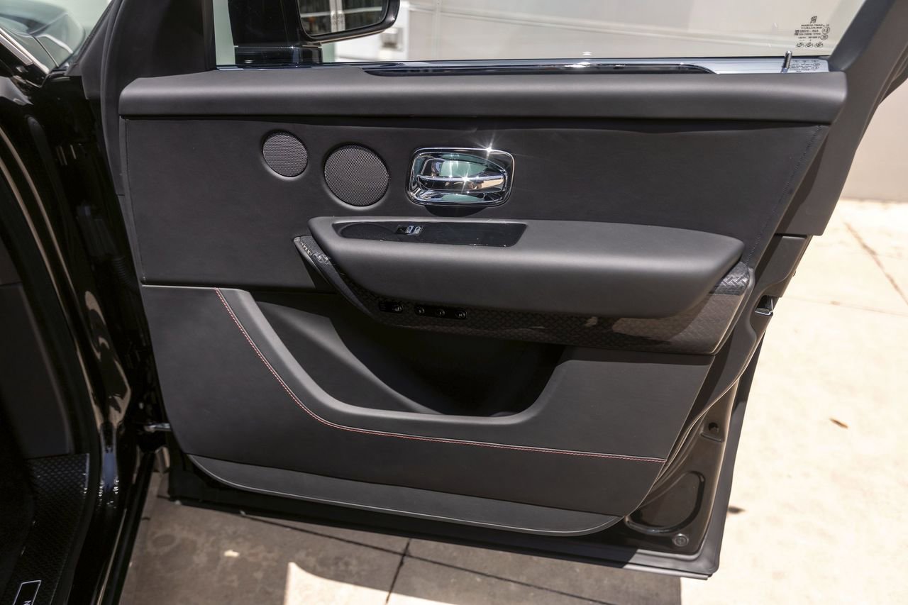 New 2026 Rolls-Royce Cullinan Black Badge image 62