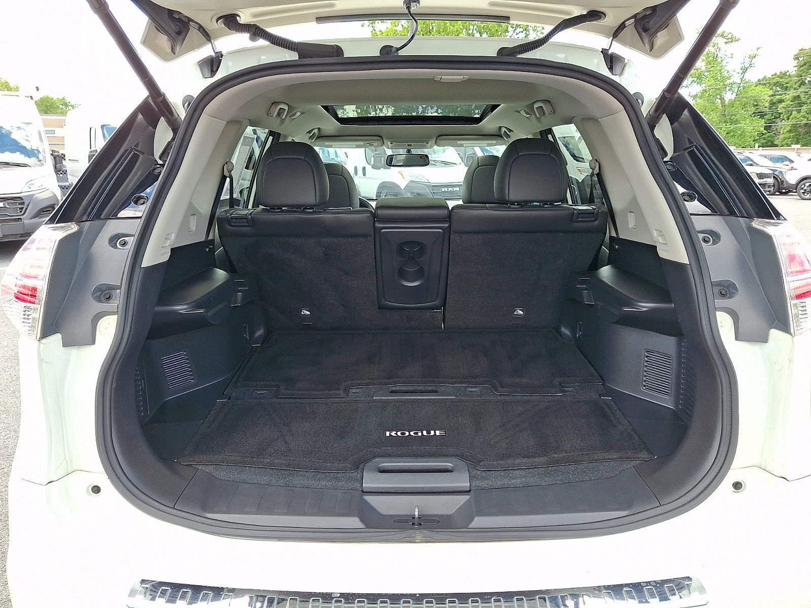 Used 2015 Nissan Rogue SL w/ SL Premium Package AWD/4WD image 7