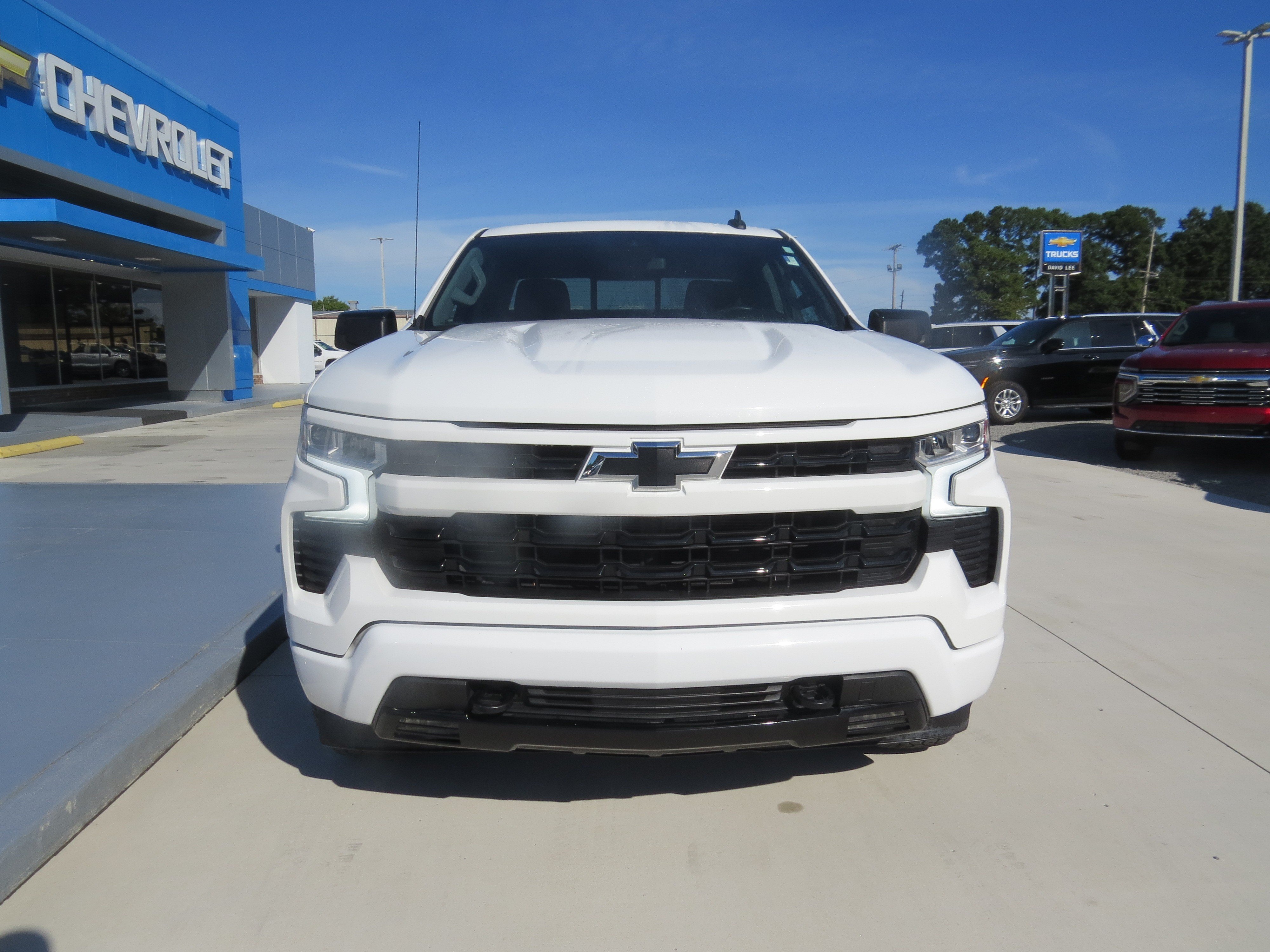 Used 2022 Chevrolet Silverado 1500 RST w/ Convenience Package II AWD/4WD image 2