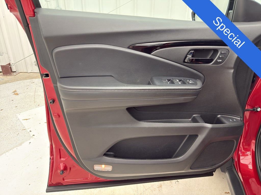 Used 2023 Honda Passport Elite image 17