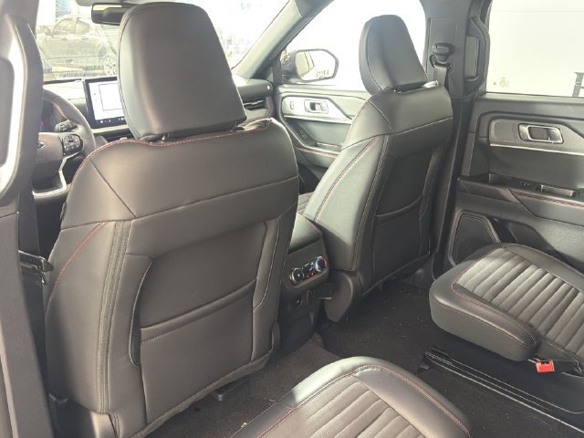 Used 2026 Ford Explorer ST-Line w/ ST-Line Street Pack RWD image 18
