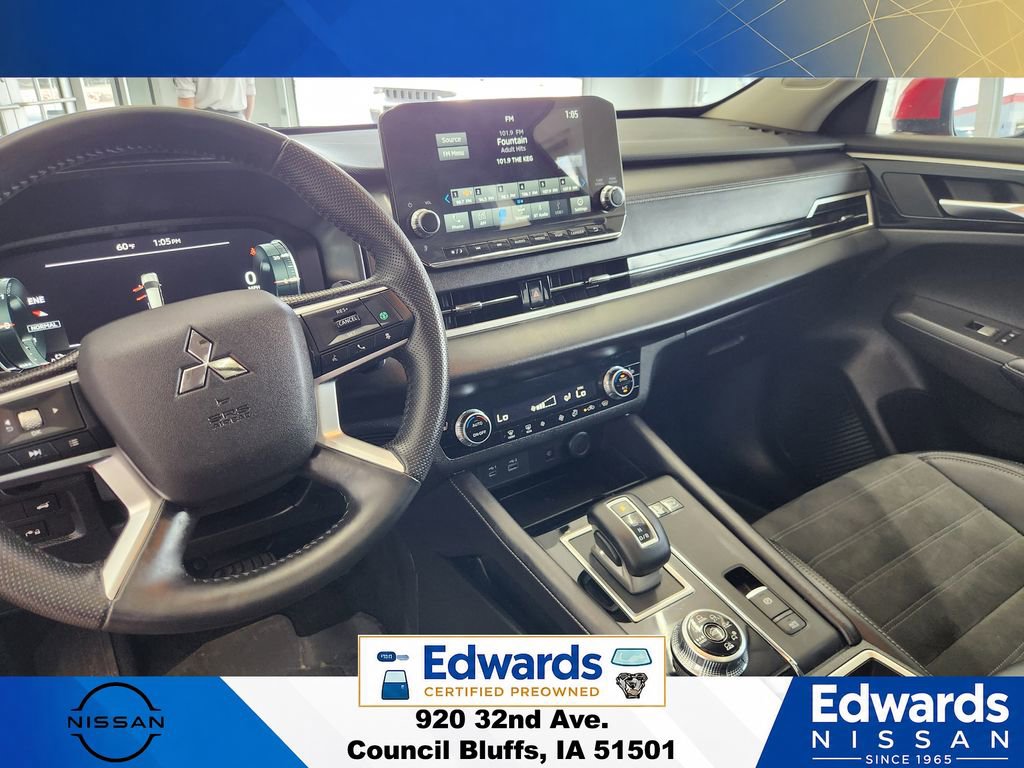 Used 2025 Mitsubishi Outlander SE AWD/4WD image 26