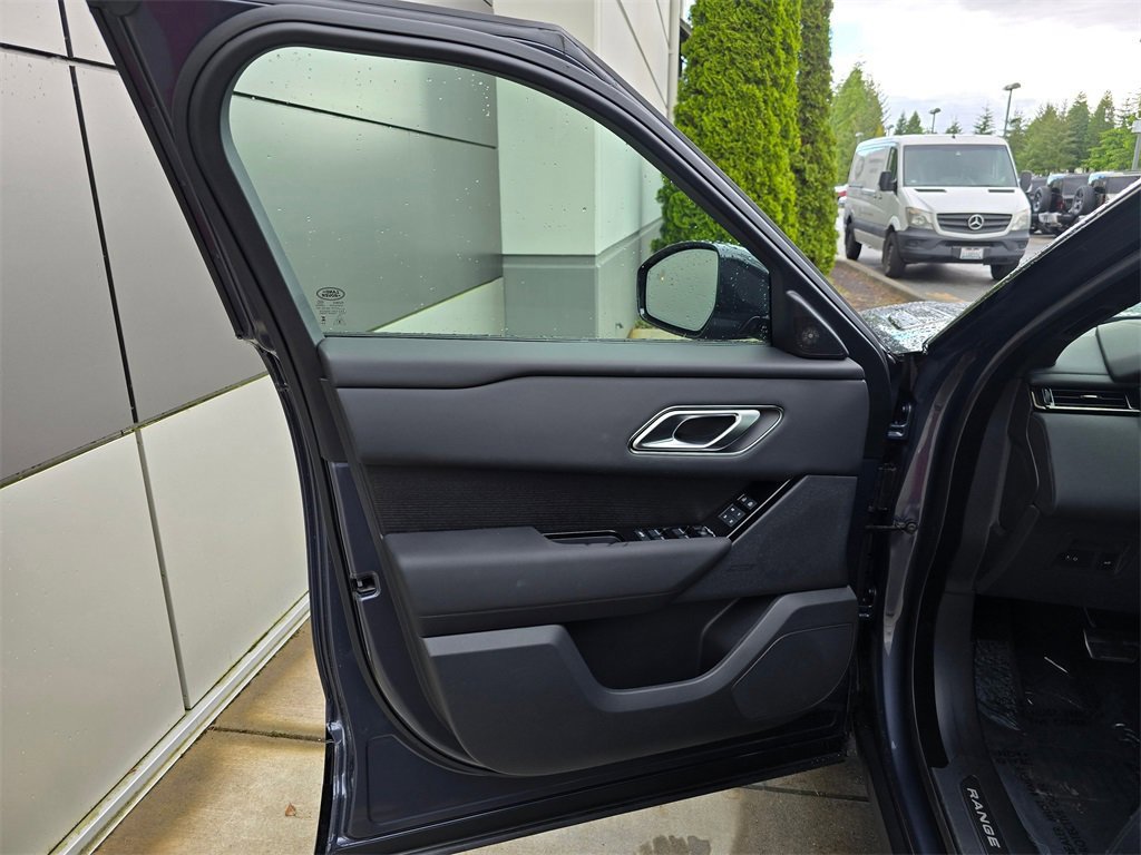 New 2026 Land Rover Range Rover Velar Dynamic SE image 22