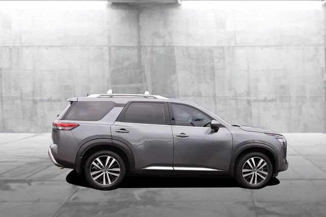 Certified 2025 Nissan Pathfinder Platinum w/ Cargo Package FWD image 5